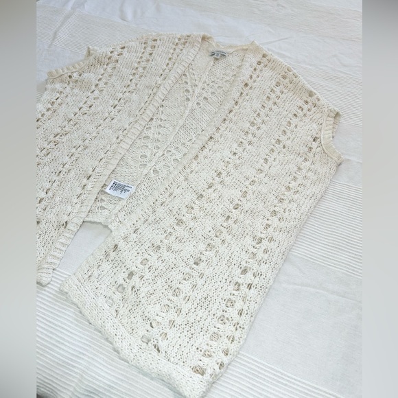 American Eagle Boho Oversized Sleeveless Crochet Cardigan - Picture 6 of 14